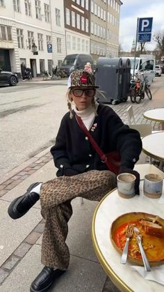 Sofia Coelho Outfits, Danish Fashion Copenhagen Street Style, Strawberry Jams, Aw 2024, Chicago Trip, Funky Pants, Copenhagen Street Style, Fashion Trend Forecast, Cap Outfit