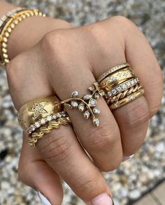 Faberge Jewelry, Earthy Jewelry, Crossover Ring, Luxe Jewelry, Aesthetic Jewelry, Ice Ice Baby, Hot And Humid, Story Highlights