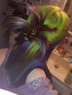 #hair #purplehair #greenhair Hair Color Ideas For Halloween, Cool Hair Dye Designs, Hair Color Ideas Multicolor, Thermal Hair Dye, Purple Green And Blue Hair, Coloured Hair Styles, Purple Hair With Green Highlights, Purple Green Hair Color, Tri Colored Hair