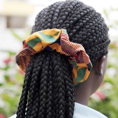 Hair scrunchies became popular in the 90s, but they never really went away. The beloved hair accessories have die-hard fans who favor them because they're easy and comfortable to wear, like this pair of multicolored scrunchies handmade with 100% cotton by Ghanaian artisan Justina Botwey with patterns inspired by kente cloth. Handcrafted Beaded Jewelry, Cotton Hair, Kente Cloth, Small Faces, Tiger Eye Beads, Hair Scrunchies, Hold Ups, Beaded Dangle Earrings, Scrunchie Hairstyles