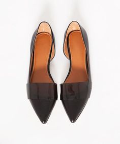 pixie-market Womens Flat Shoes, Zara Store, Pointy Flats, Pixie Market, Fall Flats, Pointed Flats, Summer Flats, Fabulous Shoes, Crazy Shoes