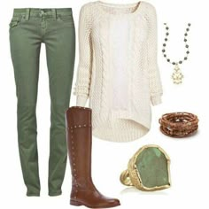 love this outfit :)  I already have a great pair of riding boots. Fall Outfit With Boots, Mode Tips, Olive Pants, Chunky Cable Knit Sweater, Chic Fall Outfits, Winter Trends, Green Pants, Looks Chic