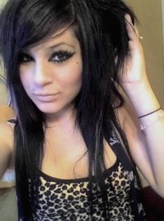 Emo Haircuts For Girls, Punk Haircut, Teenage Hairstyles, Emo Scene Hair, Rock Hairstyles, Top Hairstyles, Punk Hair