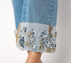 Doilies On Jeans, Wide Cuff Jeans, Denim Applique, Embroidery Jeans Diy, Jeans Embroidery, Boho Embroidery, Boho Jeans, Upcycle Sewing, Upcycle Jeans