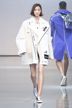 Hyun Ji Eun at Munn Spring 2015 Seoul Fashion Week Hyun Ji, Seoul Fashion Week, Seoul Fashion, Takashi Murakami, Face Reference, Korean Fashion Trends, Mix Style, Korean Model, 가을 패션