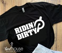 Ridin Dirty Spinning Workout Shirt Peloton Workout, Workout Graphic, Custom Graphic Tees, Vacation Birthday, Spinning Workout, Funny Workout, Birdhouse Designs, Fitted Shirts, Mens Workout Shirts