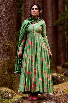 Gathered Anarkali, Paulmi And Harsh, Churidar Sleeves, Potli Button, Anarkali Designs, Anarkali With Dupatta, Green Anarkali, Long Gown Design, Cotton Anarkali