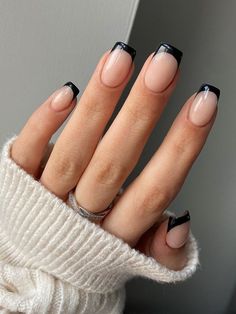 Black french tip nails Colored Nail Tips, Unghie Sfumate, Valentine Nails, Get Nails, Pink Nail, Nailed It, French Tip Nails, Manicure E Pedicure