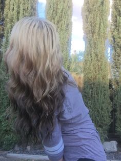 reverse ombré Dyed Hair Tips Blonde, Reverse Ombré Hair, Light Roots To Dark Ends, Reverse Ombre Hair, Hair Color Ombre, Reverse Balayage, Reverse Ombre, Hair 2024, Hair Stylies