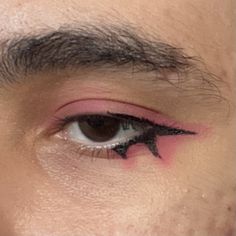 Eyeliner Styles Men, Guy Makeup Looks, Mens Eyeliner, Masculine Eyeliner, Male Eyeliner, Men Eyeliner, Funky Makeup, Scene Makeup