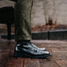 marvaments Alden black alpine grain captoe boots courtesy of Leffot (@leffot ) and Incotex trousers from Frans Boone (@fransboonestore ) for this winter snow and salt. 2017/12/29 23:23:37 Luxury Masculine Business Boots, Masculine Formal Ankle Boots, Balmoral Boots Men, Masculine Black Boots With Leather Sole, Balmoral Boots, Luxury Lace-up Men's Chelsea Boots