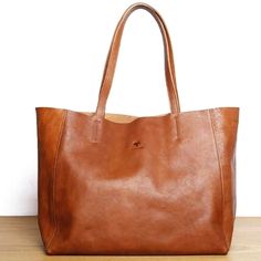 Feminine Accessories, Handmade Leather Tote, Vintage Leather Handbag, Leather Totes, Brown Leather Totes, Brown Leather Bag, Window Shopping, Women Handbag, Leather Bags Handmade