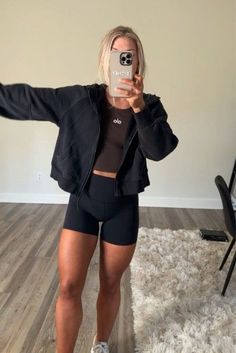 💖 New Blog Post! 💖 People always ask about my favorite athleisure outfits. I’ve got you covered! Check out my latest post for some stylish and comfy gym-to-street outfit inspo. Click the link to get inspired and slay your day! ✨ Biler Shorts Outfits, Working At A Gym Outfit, Comfortable Gym Outfits For Women, Cute Gym Fits Midsize, Simple Workout Outfits, Fit Girl Outfits, Fit Girl Aesthetic Outfits, Lifting Outfits Women, Athletic Outfits Aesthetic