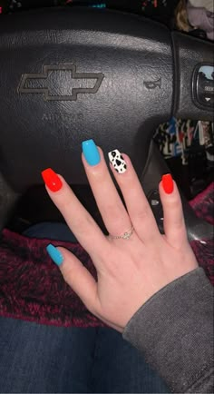 Punchy Western Nails Short, Square Acrylic Nails Western, Western Mail Ideas, Western Nail Ideas Simple, Acrylic Nails Western, Red Western Nails, Turquoise Nails Western, Turquoise Western Nails, Western Nails Simple