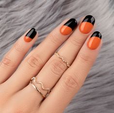 Looking for an easy Halloween manicure? Grab the season’s two most iconic colors and create a two-toned look that gets straight to the point. Scary Nails, Two Faced, Art Of Beauty