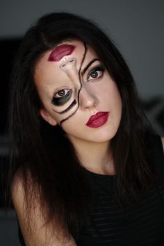 Half Face Makeup, Pelottava Halloween, Make Up Diy, Makeup Clown, Halloween Pin Up, Halloween Make-up Looks, Halloween Makeup Diy