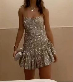 ready to party like a big girl with this dress 😜😜😜😜😜🤪 I MISS YOU BUT I MISS SOARKLINGGGGG Mini Dress Inspo Aesthetic, Shiny Sequin Dress, Hoco Dresses Winter, House Of Cb Hoco Dress, Micro Dresses Clubwear, Silver Mini Dress Outfit, Hoco Dresses Silver, Short Silver Prom Dresses, White Sparkle Mini Dress