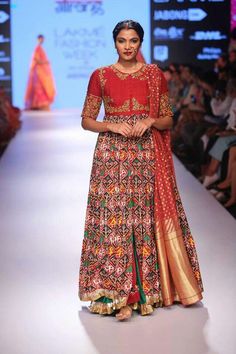 Neelam Patola Lehenga, Gaurang Shah, Lakme Fashion Week 2015, Indian Wardrobe, Fashion Week Winter, Indian Wedding Inspiration, Lakme Fashion Week, Indian Wedding Outfits, Chaniya Choli