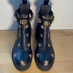 Spectacular Gucci Combat Boots! Perfect Condition. Gucci Combat Boots, Hot Topics Outfit, Long Sleeve Backless Dress, Shoe Story, Gucci Boots, Shoes Gucci, Women's Spurs, Lace Up Heels, Gucci Shoes