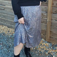 Nwt Plus Size Silver Sequin Midi Skirt. Elastic Waistband. Super Cute To Pair With A Graphic Tee Casually Or Dress Up For A Night Out Or New Years Eve. Fits True To Size. Sequin Midi Skirt, Silver Sequin, Women Skirts Midi, Midi Skirt, Night Out, Womens Skirt, Super Cute, Dress Up, Graphic Tees