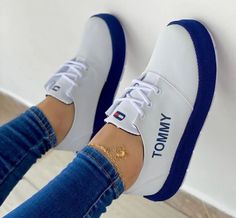 Puma Shoes Women, Sport Shoes Design, Casual Shoes Women Sneakers, Nike Shoes Women Fashion, Pretty Sneakers, Casual Shoes Outfit, Pretty Shoes Sneakers, Cute Shoes Heels, Shoes Outfit Fashion