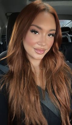 Cute Hair Colors For Tan Skin, Copper Hair Color On Tan Skin, Copper Hair For Tan Skin, Brown Hair Color On Brown Skin, Tan Skin Hair Color Ideas Brunettes, Cinnamon Mocha Hair Color, Light Hair Color Ideas For Latinas, Copper Brown Hair Tan Skin, Women’s Going Out Outfits Winter