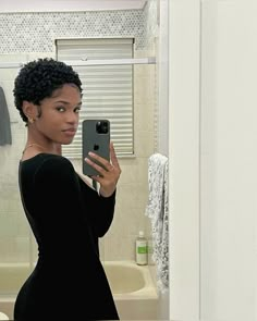 Short Afro Women, Buzz Cut On Black Women, Bald Hair Black Women, Big Chop 4b Hair, 4c Short Afro, Wash And Go Short Hair, Short Hair Black Women 4c, Black Women Short Natural Hair, Short Hairstyle Women Curly