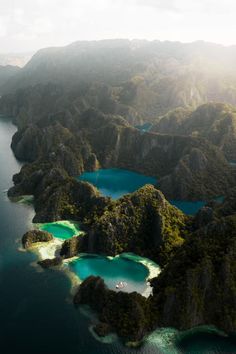 Morning light bursting through the misty clouds over Barracuda Lake - Coron Island, Palawan Province, Philippines. Donsol, Coron Island, Banaue, Bohol, Philippines Travel, Coron, Palawan, Future Travel