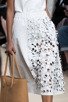 Fashion Details Inspiration, Milan Fashion Week Spring 2020, Milan Fashion Weeks, Outfit Posts, White Fashion, Milan Fashion, Fashion Details, Fashion Week Spring, Milan Fashion Week