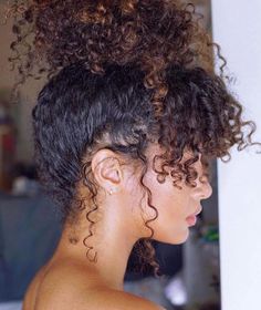 Boys With Curly Hair, Curly Hair Inspiration, Penteado Cabelo Curto, Hair Images, Girl Short Hair, Curly Hair Tips, Short Curly Hair, Hair Pictures, Grunge Hair