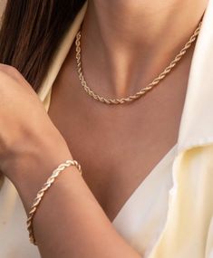 Arm Jewelry, Gold Jewellery Design Necklaces, Jewelry Essentials, Jewelry Lookbook, Women's Jewelry And Accessories