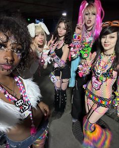 Rave Fit, Trashy Outfits, Rave Fits, Scene Outfits, Rave Girl, Rave Fashion, Gyaru Fashion, Scene Fashion, Scene Kids