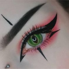 Red Makeup Looks For Hooded Eyes, Ninja Makeup Halloween Eye, Bold Make Up, Profile Picture Discord, Emo Profile, Profile Picture Inspiration, Heavy Eye Makeup, Gothic Egirl, Maquillage Goth