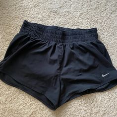 Nike Running Shorts - Nwot Nike Running Shorts Women, Running Shorts Outfit, Cute Running Shorts, Casual Preppy Outfits, Nike Running Shorts, Shorts Nike, Clothing Inspiration, Cute Shorts, Christmas 2024