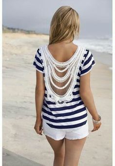 Cute shirt Walking On The Beach, Short Blanc, Mode Tips, Blazer Outfit, Mini Short, Shirts & Tops, Style Me Pretty