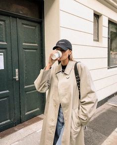 Devils Night, Trench Coat Outfit, Coat Outfit, Blazer Outfit, Looks Street Style, Outfit Look, Coat Outfits, Mode Inspo, 가을 패션