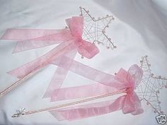 Simple Star wands either decorate with ribbon or add fresh flowers Fairy Star, Star Fairy, Enchanted Party, Star Wand, Fairy Wands, Headband Tiara, Porcelain Flowers