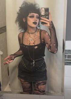 Trad Goth Outfits Women, Goth Revealing Outfit, Goth Subculture Fashion, Goth Outfits Trad, Trad Goth Women, Tradgoth Outfits, Punk Goth Outfits, 80s Goth Fashion, Goth Punk Outfits