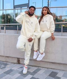 Couples Matching Tracksuits, Couple Tracksuits Goals, His And Hers Outfits Black Couple, Partner Look Outfit Couple, Partner Outfit Couple, Matching Tracksuit Couple, Cute Black Couples Matching Outfits, Cute Matching Couple Outfits