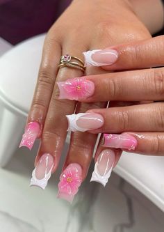 Pink Nails With Flowers Acrylic, Nail Designs Blooming Gel, Nail Ideas Coral, Birthday Acrylic Nails, Cute Pink Nail Ideas, Pink Birthday Nails, Summer Nail Ideas, Spring Nail Designs