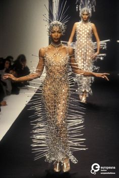 Eiko Ishioka, Egyptian Fashion, Runway Fashion Couture, Costume Ball, Fashion Photography Inspiration, Pretty Clothes, Future Life