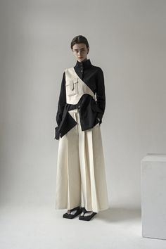 Deconstructed Shirt, Asymmetrical Vest, Genderless Fashion, Cream Butter, Pleated Trousers, The Cream, Pleated Pants, Mode Inspo, 가을 패션