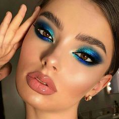 Blue Eyeshadow Makeup, Mekap Mata, Fun Makeup, Bright Makeup, Rave Makeup, Smink Inspiration, Colorful Eye Makeup, Mermaid Makeup, Top Makeup Products