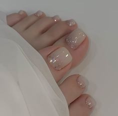 Simple Toe Nails, Press On Toenails, Feet Nail Design, Pedicure Nail Designs, Gel Toe Nails, Toe Nail Color, Pretty Toe Nails, Cute Toe Nails, Toe Nail Designs