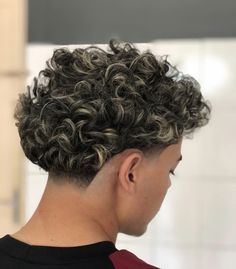 Hair Color For Curly Hair Men, Edgar With Highlights, Highlights Guys Hair, Blowout Fade Men Curly Hair, Curly Hair Men With Highlights, Brown Highlights On Black Hair Men Curly, Men’s Curly Hair Highlights, Curly Hair Highlights Men, Low Taper Curly Hair