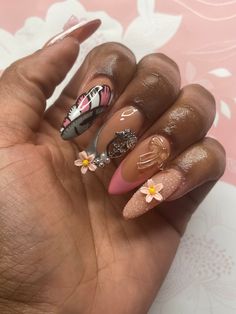 Trending KAWS charm nails - Nail Charms may vary Kaws Nails Set, Kaws Flower Nails, Kaws Nails, Charm Nails, Nails Bling, Junk Nails, Nails Chrome, Luxury Press On Nails, French Tip Acrylic Nails