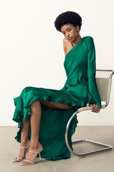 Asymmetrical one shoulder maxi dress with ruffle details in emerald green in a luxurious silk satin. 70s Glamour, The Odyssey, Emerald Green Dresses, Ruffle Maxi Dress, Shona Joy, New Dresses, Maxi Dress Online, Lace Dress Long, Strapless Tops