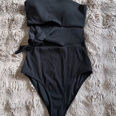 Aerie Ribbed Wrap Strapless One Piece Swimsuit Never Worn But Washed. This One Fit Even If Your Size Is Small Because This Is Stretchable Strapless One Piece, Womens Swim, One Piece Swimsuit, American Eagle Outfitters, American Eagle, One Piece, Women Shopping, Black, Color