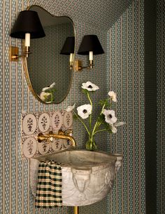 Boho Vintage Interior Design, Powder Room Wallpaper Moody, Luxury Eclectic Interiors, Vintage Maximalism Bathroom, Dramatic Small Bathroom Ideas, Moody Vintage Powder Room, Mini Powder Room, Jewel Box Powder Room, Bathroom Bar Cart