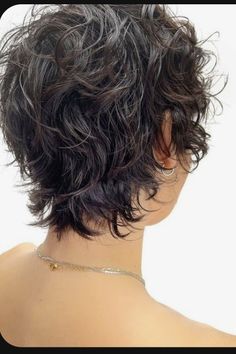 Short Curly Haircuts For Women, Curly Haircuts For Women, Short Layered Curly Hair, Short Curly Hairstyles For Women, Short Wavy Haircuts, Curly Pixie Hairstyles, Curly Hair Natural, Layered Curly Hair, Curly Hair Photos